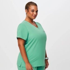 FIGS Women’s Catarina One-Pocket Top - Surgical Green - Size: 2XL - NWT